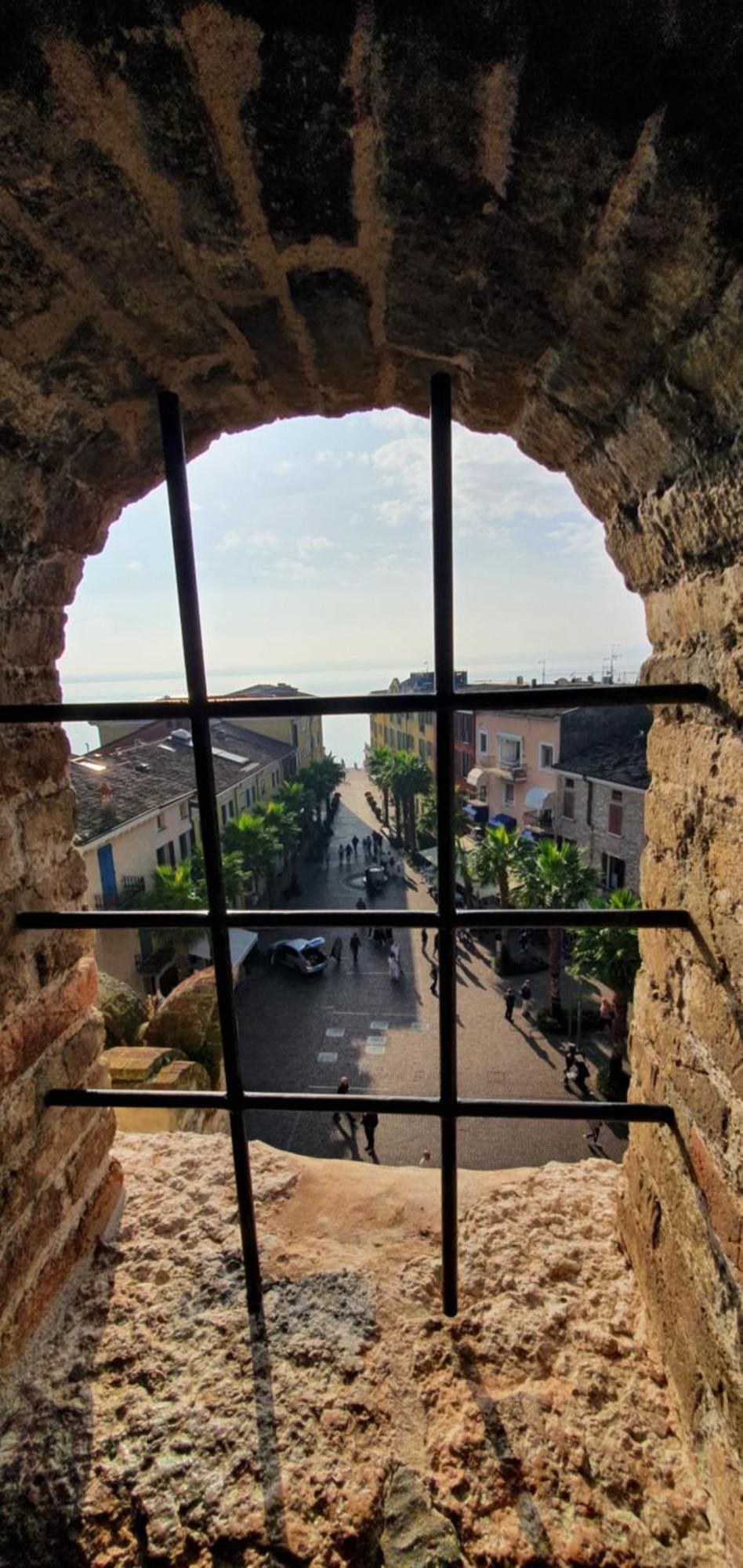 Апартаменты Sirmione4U - Domus By The Castle Экстерьер фото
